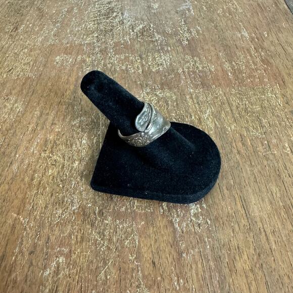 Vintage Wm. A.‎ Rogers Oneida Silver floral detail Spoon Wrap Ring Size 3.5 - Picture 4 of 7